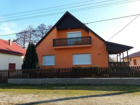 Tolles Ferienhaus in Fonyd mit Terrasse, Grill und Garten